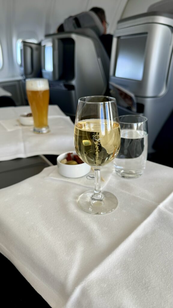 lufthansa 747 upper deck business class seat