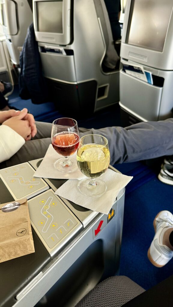 lufthansa 747 business class welcome drink