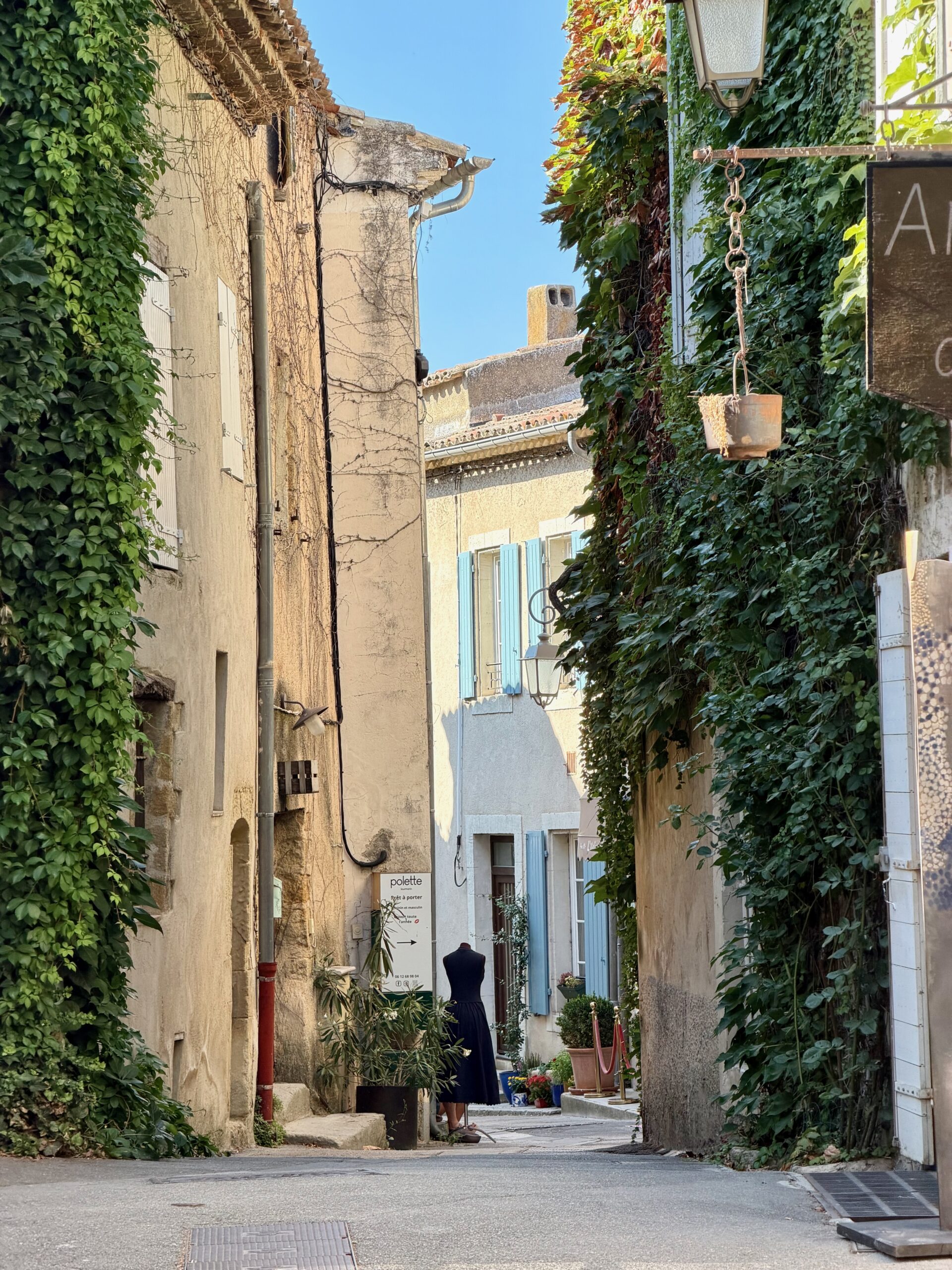 A street in Lourmarin in the late afternoon
